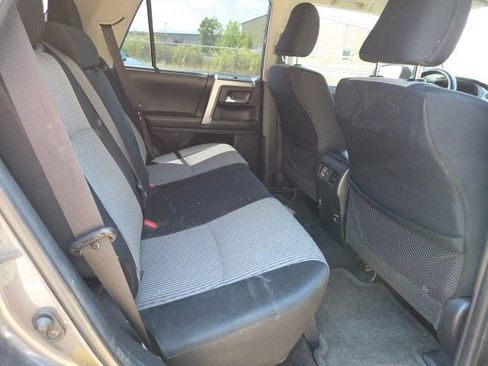 Used 2015 Toyota 4Runner SR5 AWD/4WD image 18