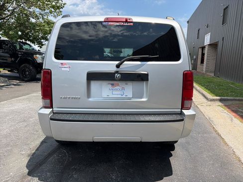 Used 2008 Dodge Nitro SXT RWD image 4
