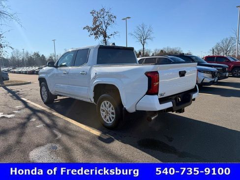 Used 2025 Toyota Tacoma SR5 image 5