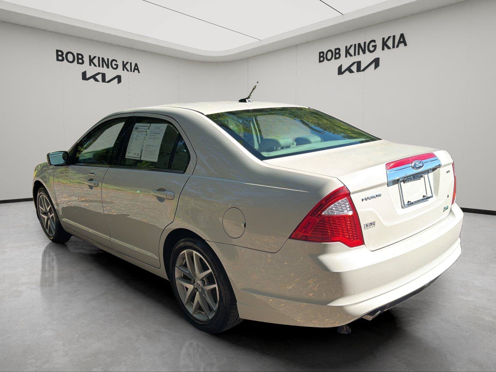 Used 2010 Ford Fusion SEL FWD image 3