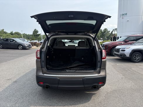 Used 2022 Subaru Ascent Premium w/ Convenience Package AWD/4WD image 25