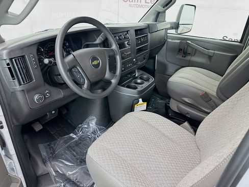 New 2025 Chevrolet Express 3500 Work Van w/ Power Convenience Package image 22