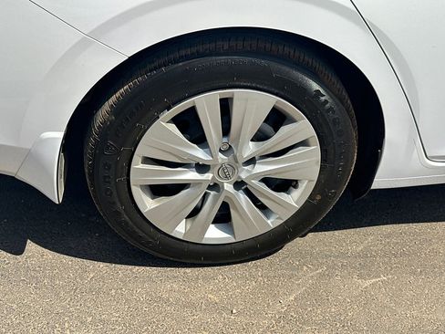 Used 2025 Nissan Sentra S FWD image 17