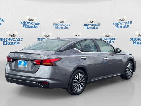 Used 2024 Nissan Altima 2.5 SV image 8