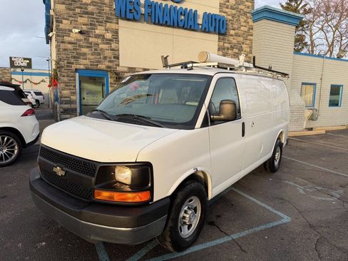 Used 2014 Chevrolet Express 2500 image 4