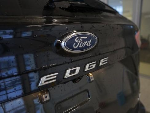 Certified 2022 Ford Edge SE image 13