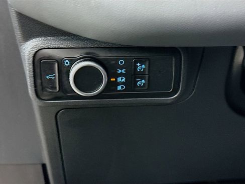 Used 2025 Ford Explorer Active RWD image 10