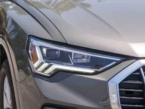Used 2023 Audi Q3 2.0T Premium w/ Convenience Package AWD/4WD image 4