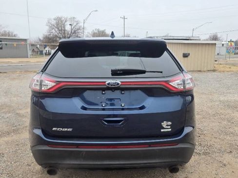 Used 2017 Ford Edge SE w/ Cargo Accessory Package FWD image 4
