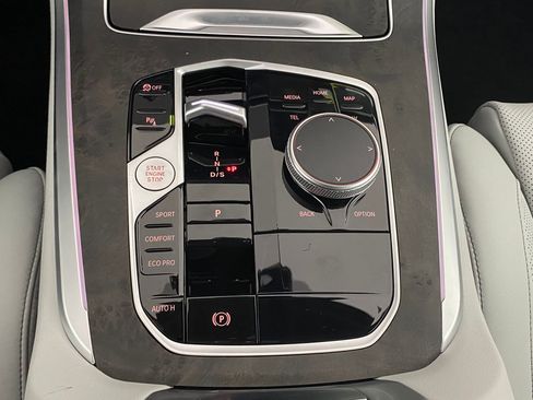 Used 2026 BMW X5 sDrive40i w/ Premium Package image 15