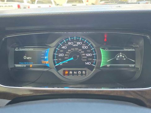 Used 2018 Ford Taurus Limited image 20