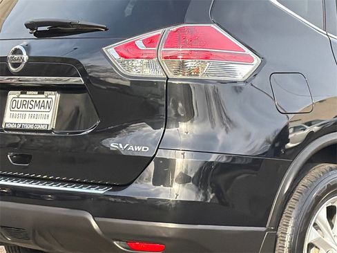 Used 2016 Nissan Rogue SV w/ SV Premium Package image 8