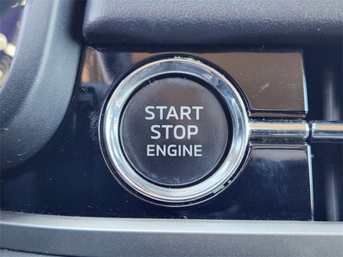 Used 2024 Mitsubishi Outlander SE image 22