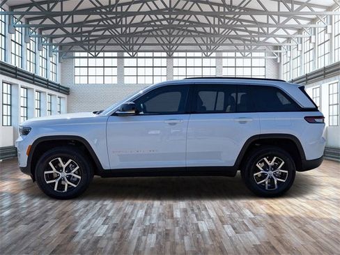 New 2025 Jeep Grand Cherokee Limited w/ Luxury Tech Group II image 7