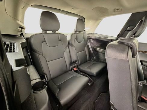 Used 2018 Volvo XC90 T6 Momentum w/ Convenience Package AWD/4WD image 28