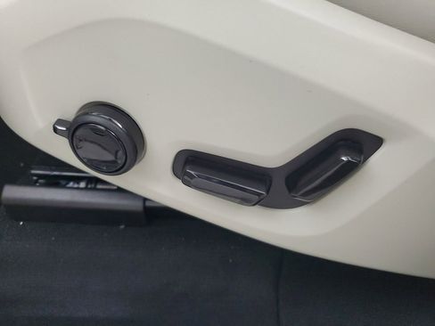 New 2026 Volvo XC60 B5 Ultra w/ Protection Package Premier image 21