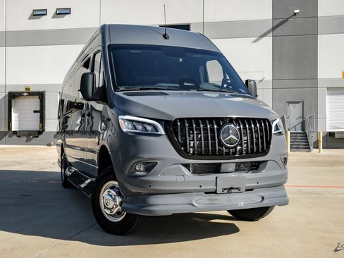 Used 2025 Mercedes-Benz Sprinter 3500 image 20