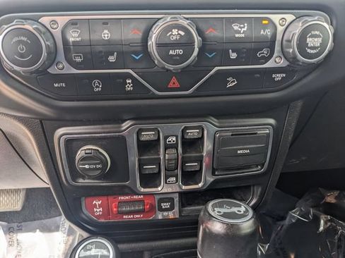 Used 2018 Jeep Wrangler Unlimited Rubicon AWD/4WD image 22