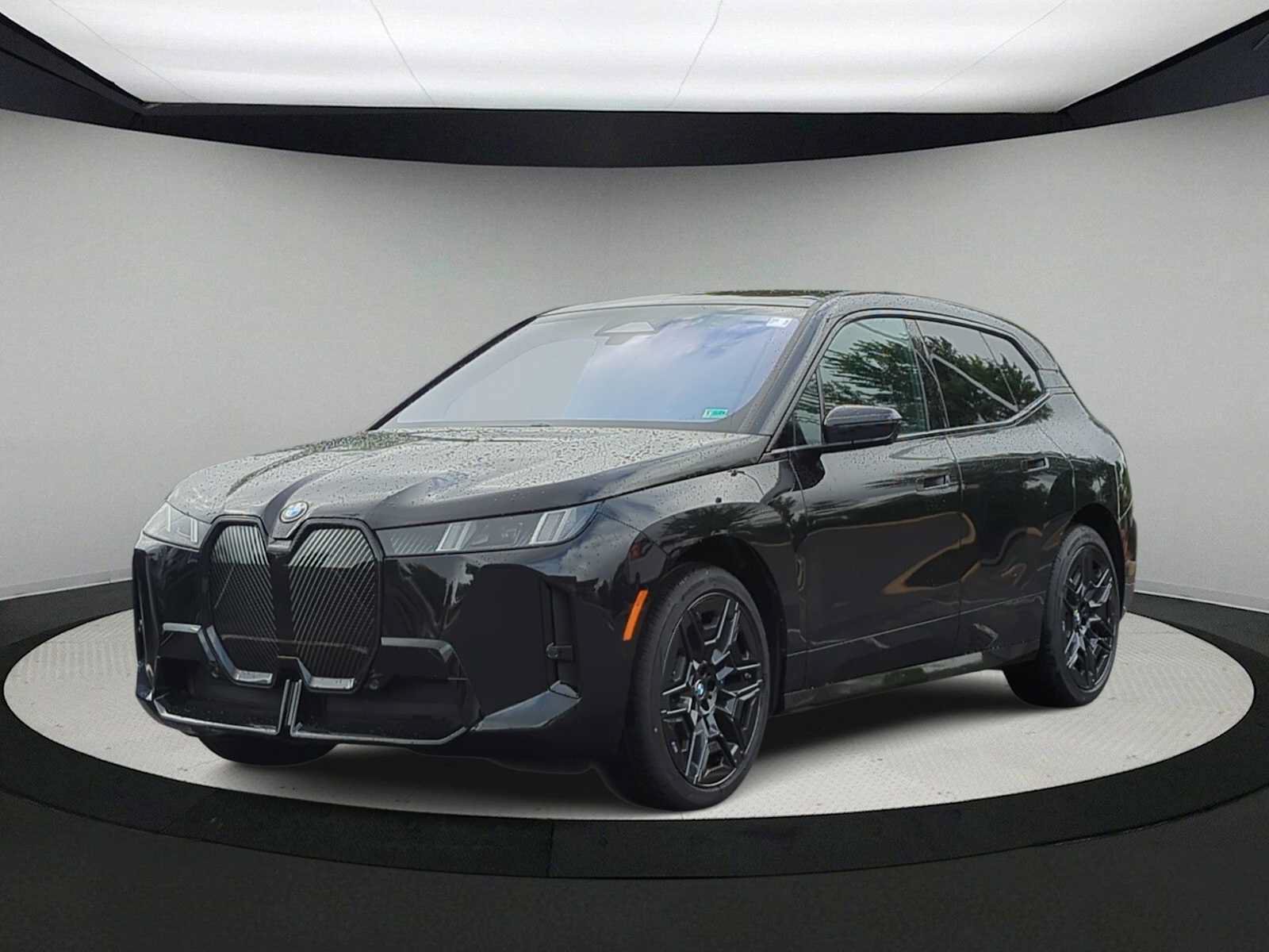 Used 2026 BMW iX xDrive60 w/ M Sport Package AWD/4WD image 4