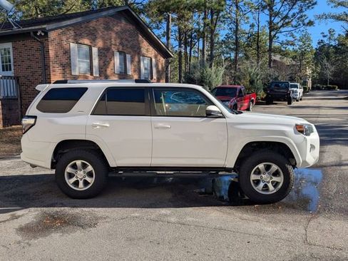 Used 2019 Toyota 4Runner SR5 image 2
