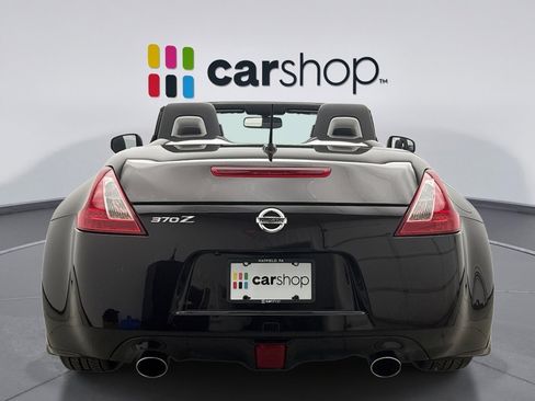 Used 2017 Nissan 370Z Touring image 4