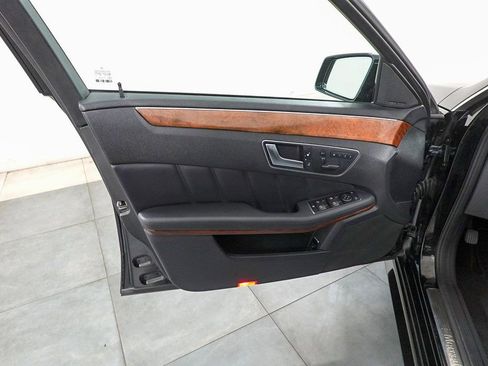 Used 2013 Mercedes-Benz E 350 4MATIC Sedan image 7