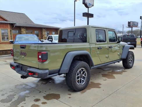 Used 2025 Jeep Gladiator Rubicon image 2