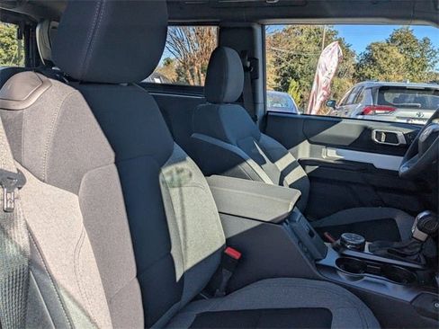 New 2025 Ford Bronco 2-Door image 28