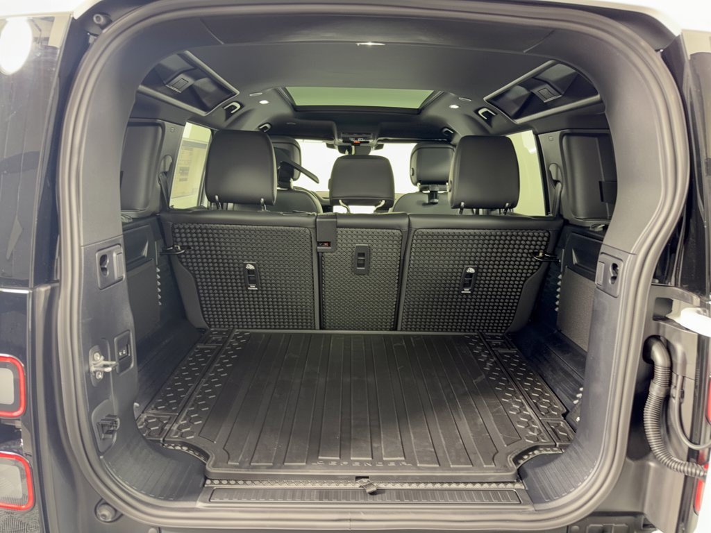 New 2026 Land Rover Defender 110 S AWD/4WD image 28