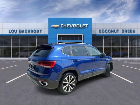 Used 2024 Volkswagen Taos SE FWD image 8