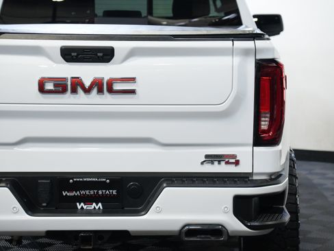 Used 2022 GMC Sierra 1500 AT4 w/ AT4 Premium Package AWD/4WD image 16