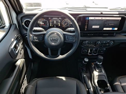 New 2026 Jeep Gladiator Sport AWD/4WD image 9