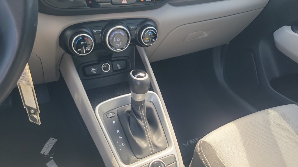Certified 2023 Hyundai Venue SEL FWD image 16