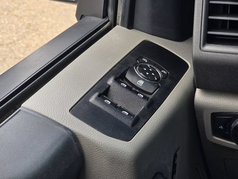 Used 2022 Ford F250 XL w/ Power Equipment Group AWD/4WD image 17