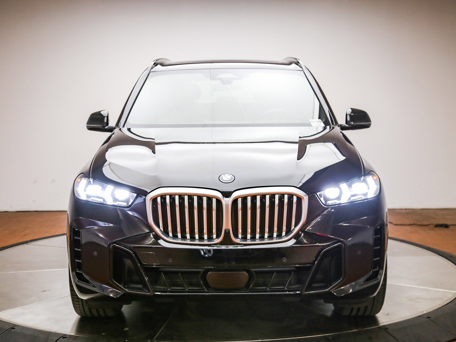 Certified 2024 BMW X5 xDrive50e w/ M Sport Package AWD/4WD image 2