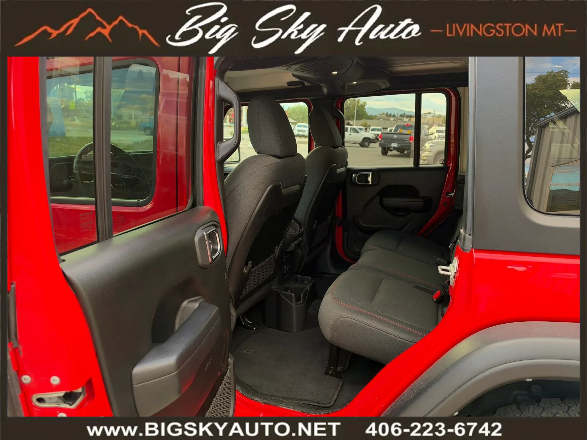 Used 2024 Jeep Wrangler Unlimited Rubicon AWD/4WD image 16