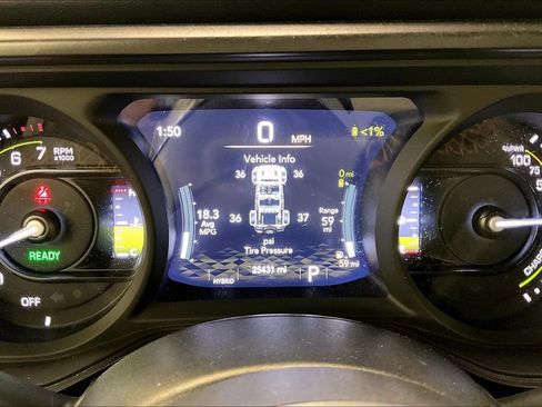 Used 2024 Jeep Wrangler Unlimited Sahara w/ Technology Group AWD/4WD image 19