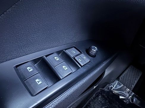 Certified 2018 Toyota Camry LE image 31