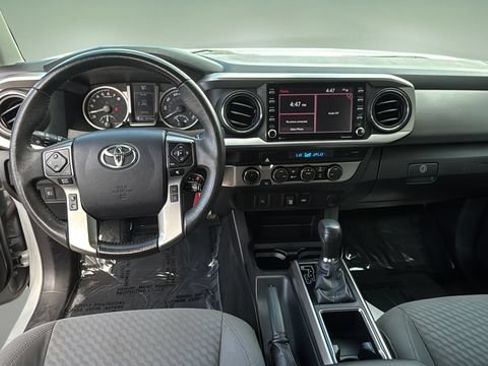 Used 2021 Toyota Tacoma SR5 AWD/4WD image 10