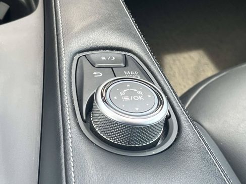Used 2020 INFINITI QX50 Luxe w/ Navigation Package FWD image 32
