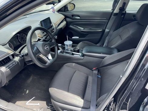 Used 2024 Nissan Altima 2.5 SV FWD image 8