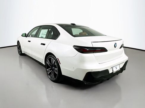 New 2025 BMW 740i w/ Executive Package image 7