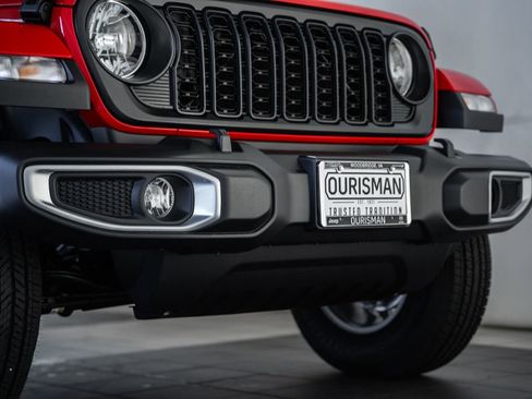 New 2025 Jeep Gladiator Sport image 12