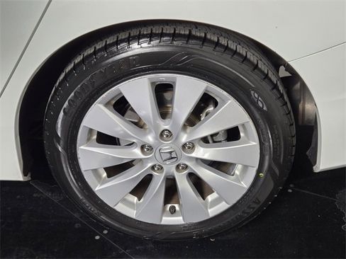 Used 2015 Honda Accord EX-L image 11