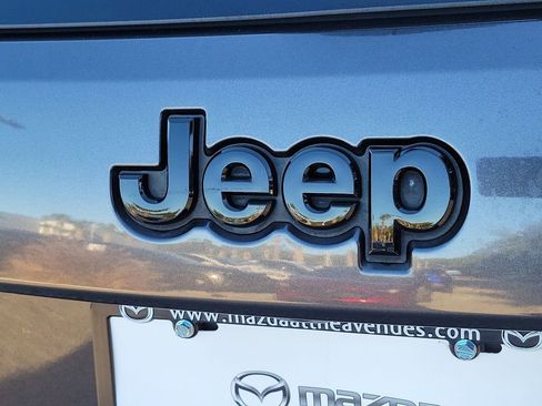 Used 2020 Jeep Grand Cherokee Altitude image 7