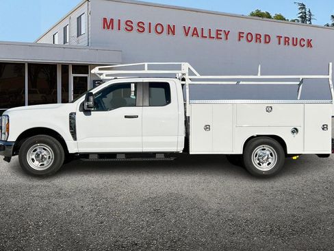 New 2026 Ford F350 XL w/ XL Chrome Package image 7