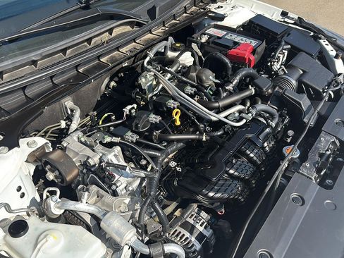 Used 2025 Nissan Altima 2.5 SV FWD image 32