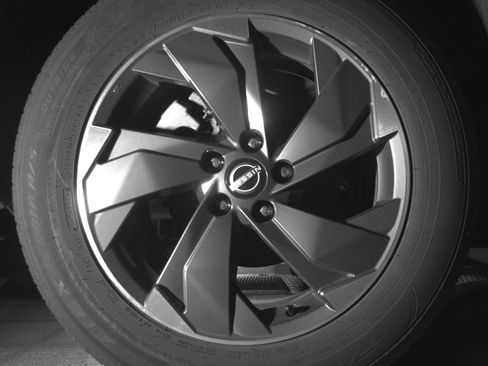 Used 2025 Nissan Rogue SV FWD image 15