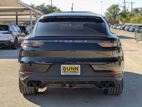 Used 2021 Porsche Cayenne Coupe image 5