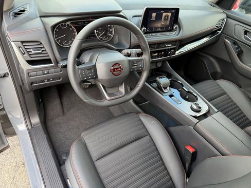 New 2026 Nissan Rogue SV image 10